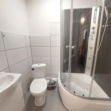 24 Hotel *
