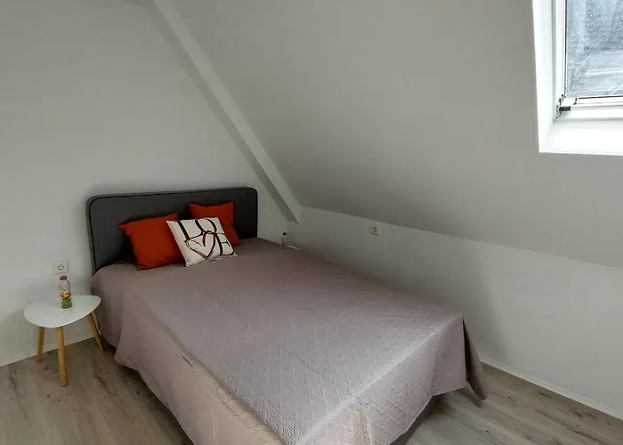 24 Silonce Gruppe Stilvolles Im Kreis Olpe Parkplatz & Qualitaet Otel